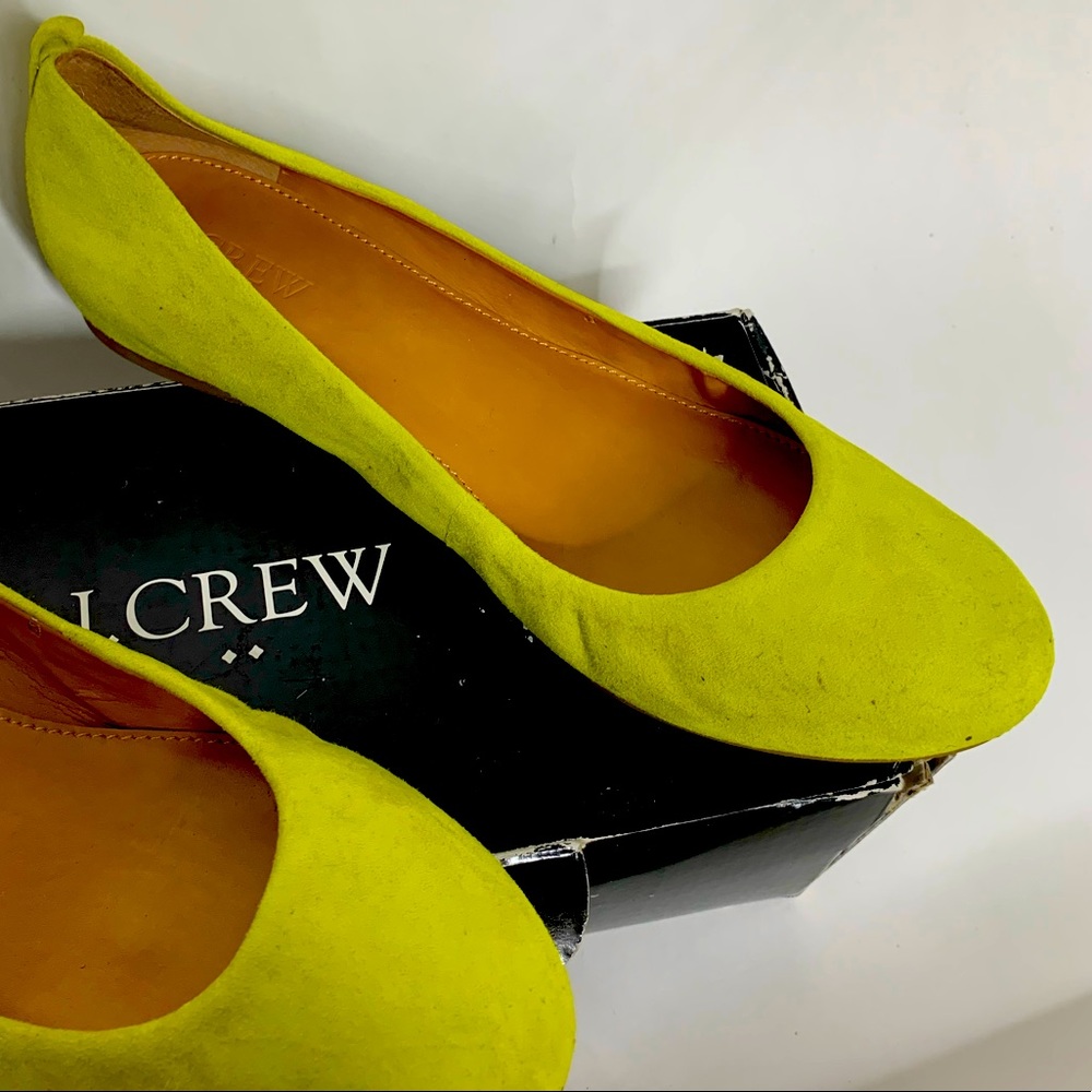 Flat shoe